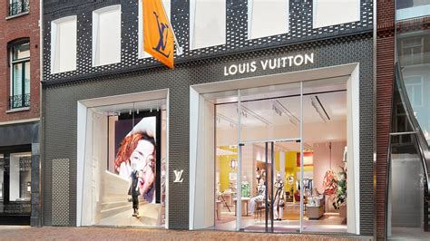 amsterdam louis vuitton.